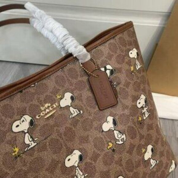 NWT Coach X Peanuts City Tote In With Snoopy Woodstock - Picture 6 of 7